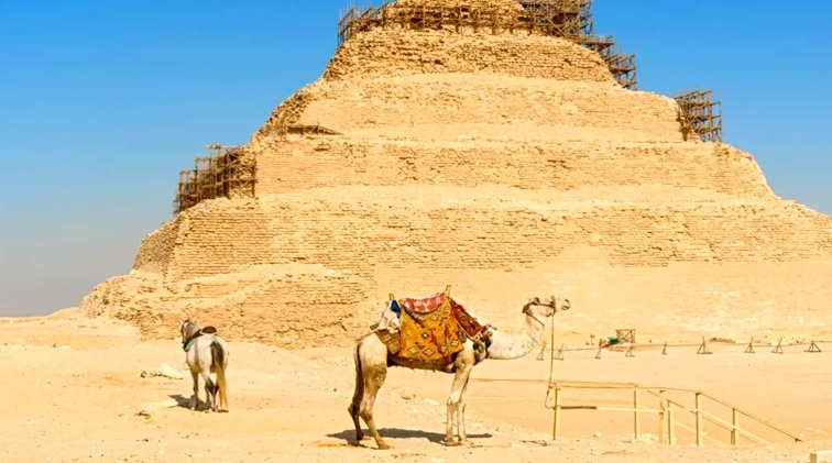 piramide de sakkara